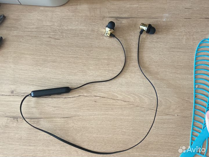 Беспроводные наушники