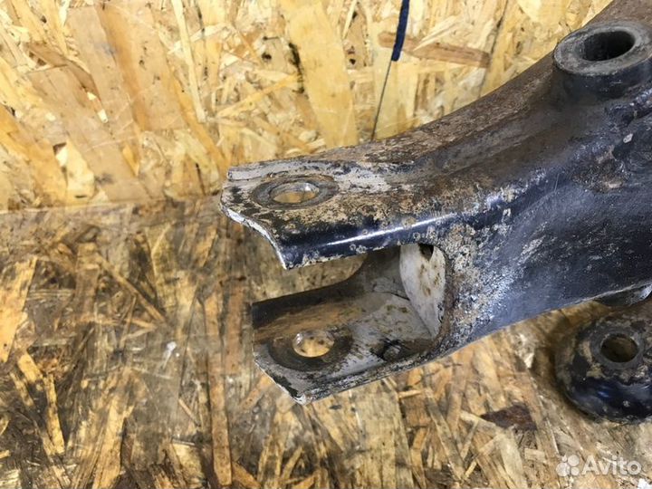 Рычаг подвески нижний задний левый Land Rover