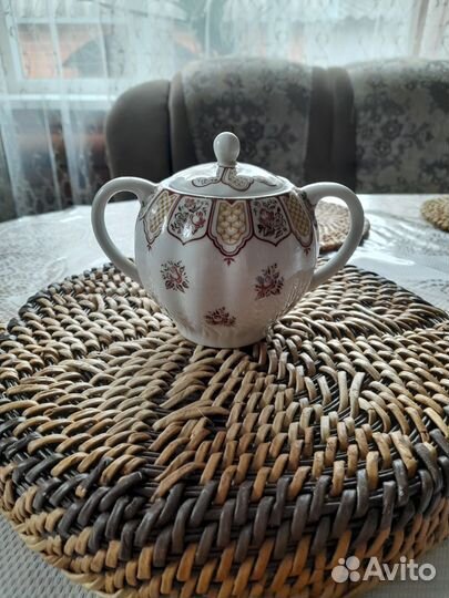 Сервиз чайный, сахарница, молочник, блюдце