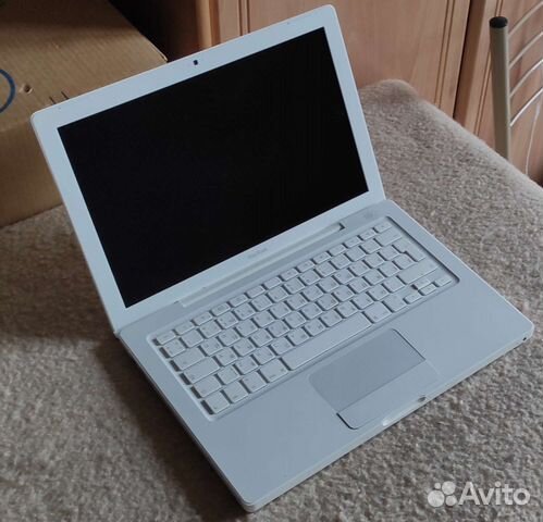 Оригинальный Apple MacBook Early 2008