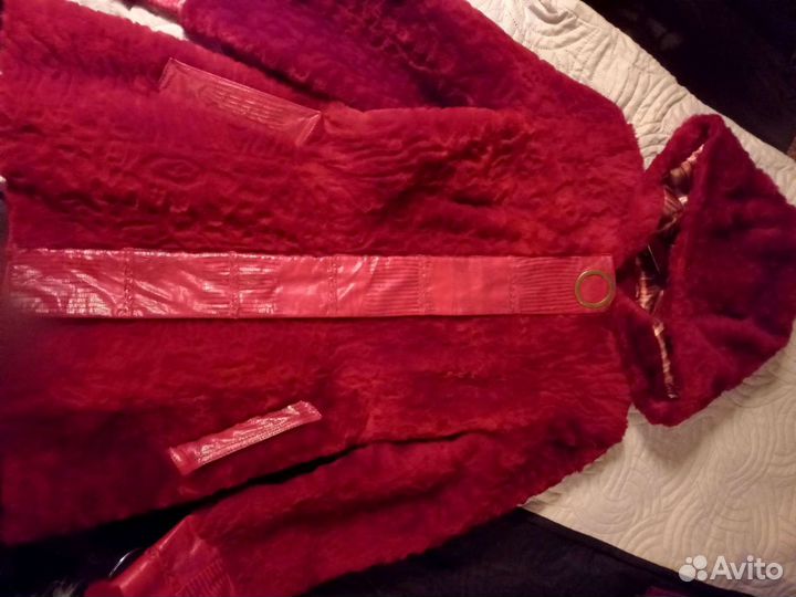 Шуба мутоновая с капюшоном