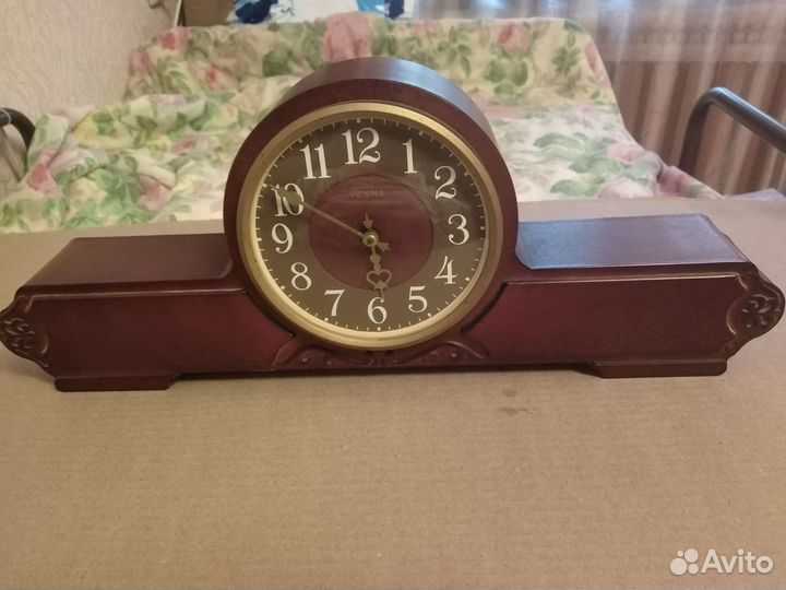 Настольные часы Молния, Весна,будильник, СССР