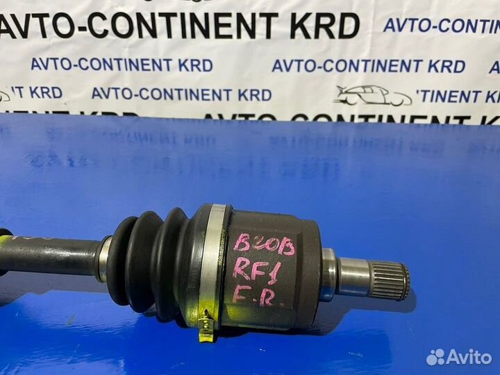 Привод передний правый Honda Stepwgn RF1 B20B