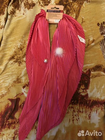 Шейный платок женский и 2 духов