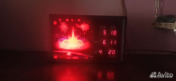 Настенные часы электронные