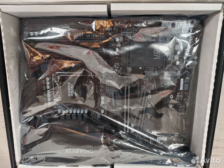 Gigabyte Z490 UD Материнская плата