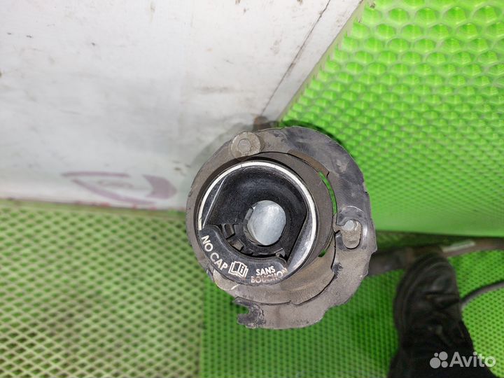 Горловина топливного бака Ford Explorer 4 U251