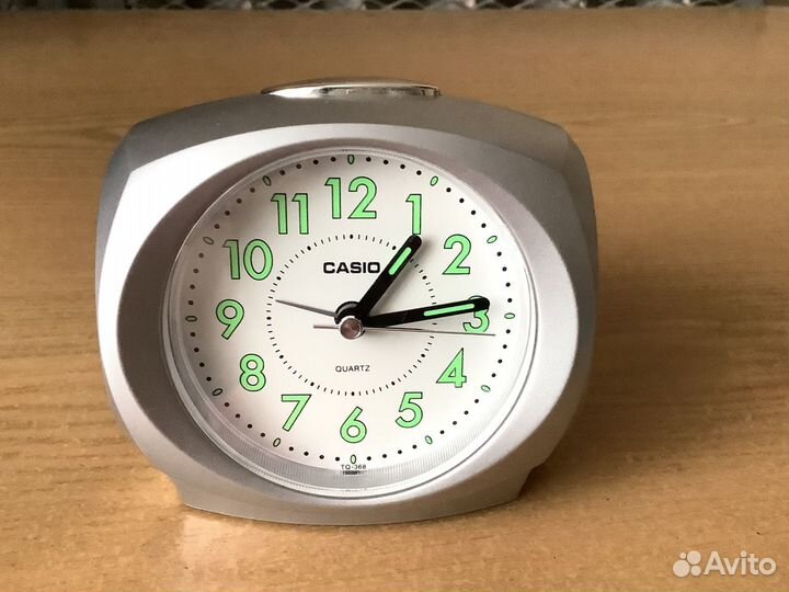 Настольные часы-будильник Casio