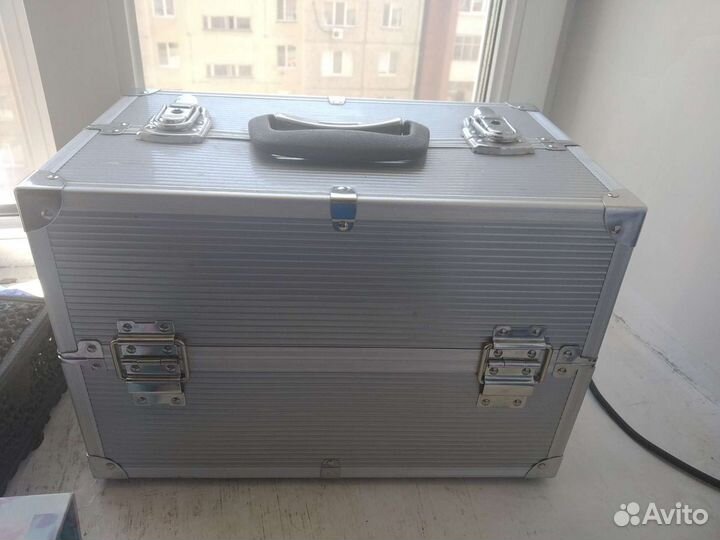 Ящик - шкатулка для визажиста