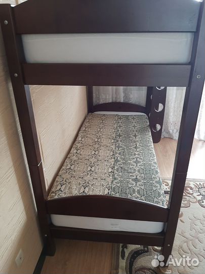 Двухъярусная кровать