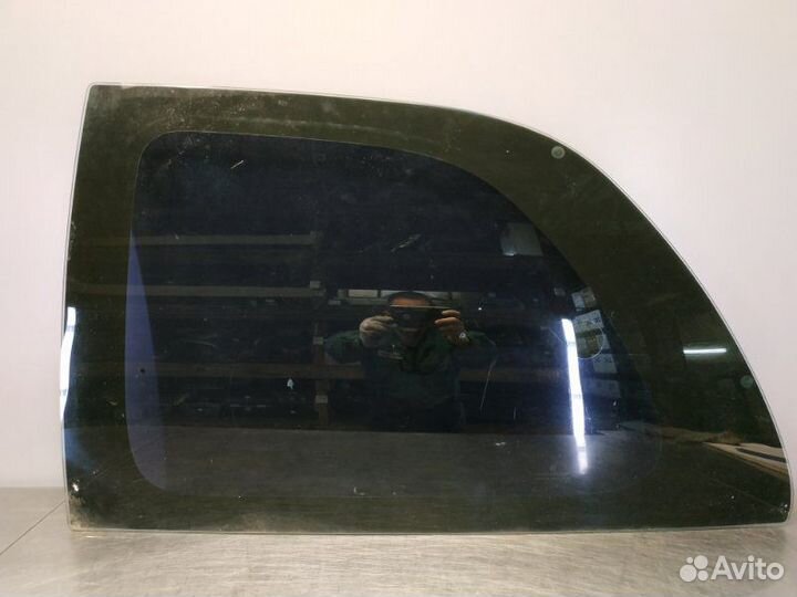 Форточка стекло глухое задняя левая Dodge Caravan