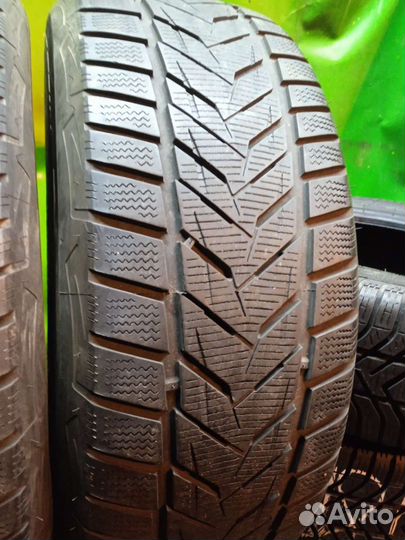 Vredestein Wintrac Xtreme S 235/60 R16