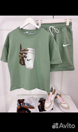 Костюм двойка с шортами
