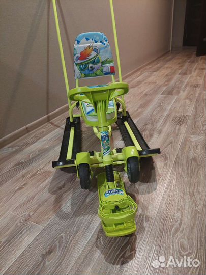 Детский снегокат с колесами