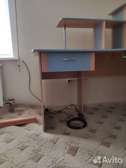 Компьютерный стол