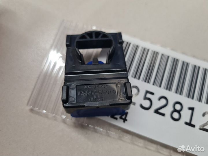 Кронштейн крепления спойлера переднего бампера Toyota Land Cruiser 200 2008