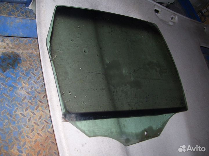 Форд фокус 1 стекло