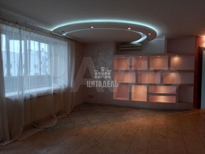 3-к. квартира, 100 м², 10/10 эт.