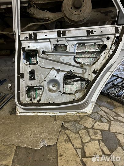 Задняя правая дверь priora