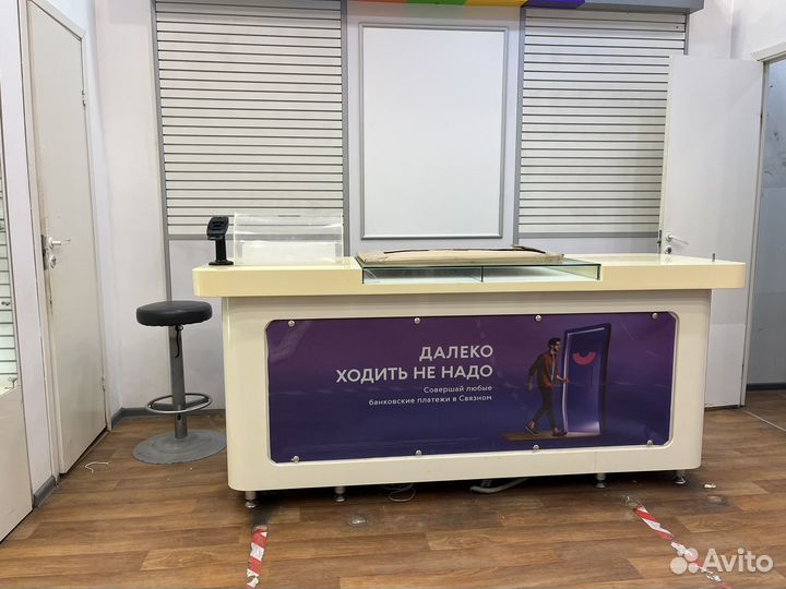 Торговые витрины и столы