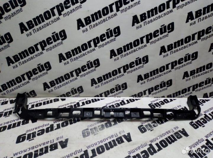 Кронштейн бампера задний Volkswagen Passat 3C2 BZB