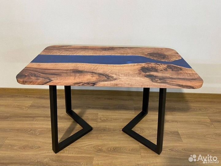 Стол кухонный 'Straightforward Efficiency'