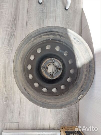 Диск штампованный r15 чёрный solaris/rio