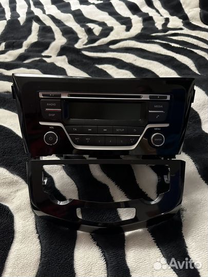Штатная автомагнитола на Nissan Qashqai