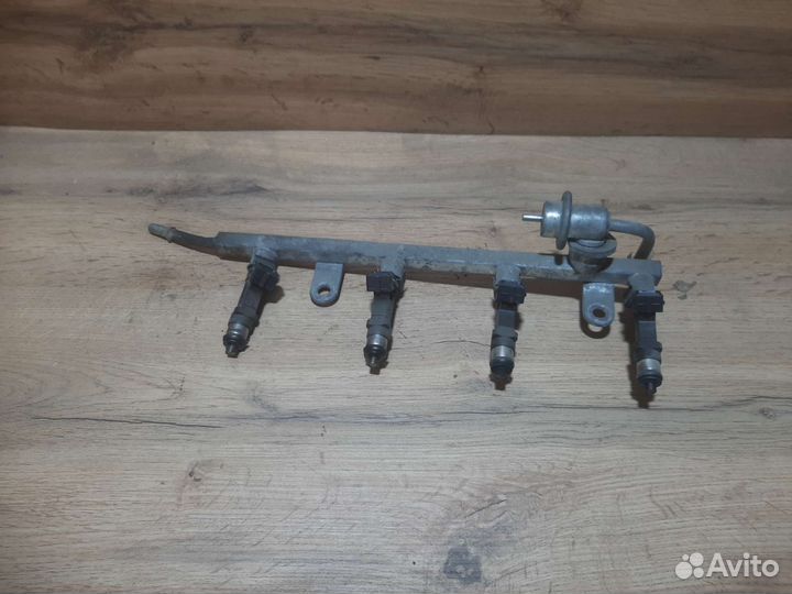 Топливная рампа с форсунками Daewoo Nexia