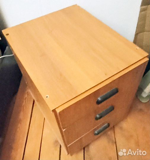 Тумба подкатная для компьютерного стола