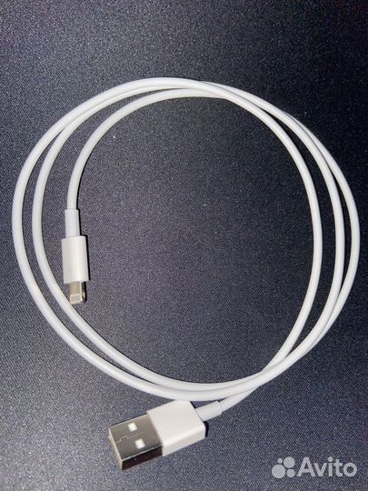 Провод для зарядки на iPhone