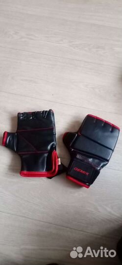 Перчатки для единоборств