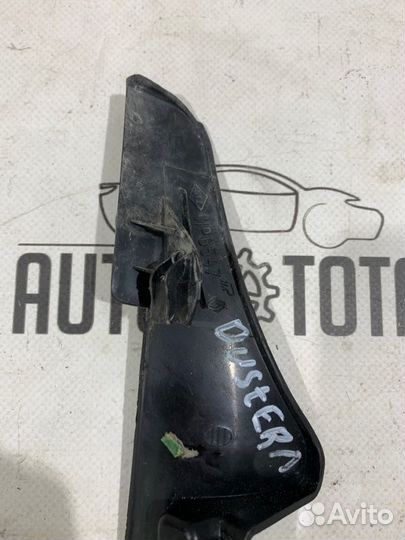 Накладка жабо левая Renault Duster K4MA606 2013