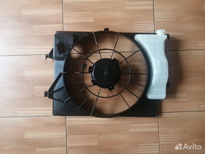 Диффузор вентилятора Kia Rio 2020