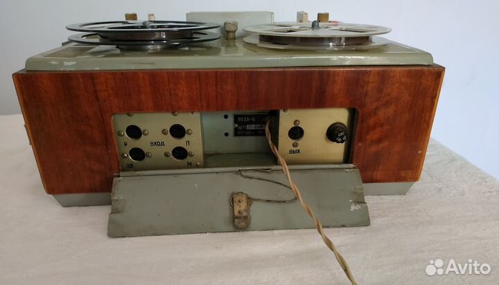 Катушечный магнитофон