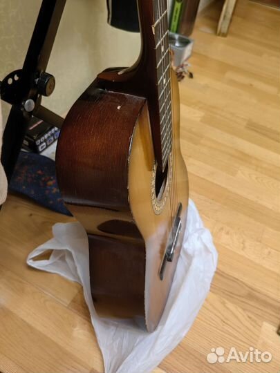 Акустическая гитара
