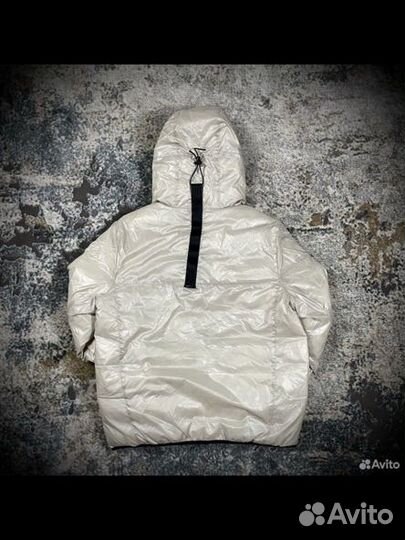 Nike synthetic fill windrunner jacket