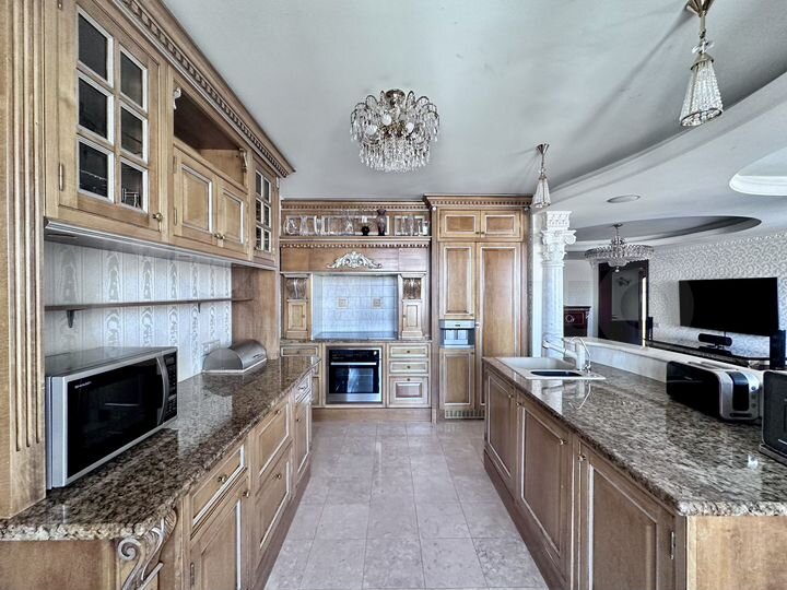 5-к. квартира, 268 м², 24/24 эт.