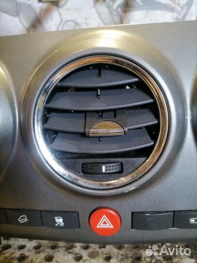 Рамка центральная в торпедо Opel Antara 1