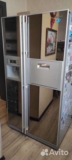 Двухдверный холодильник Samsung (Side-by-side)