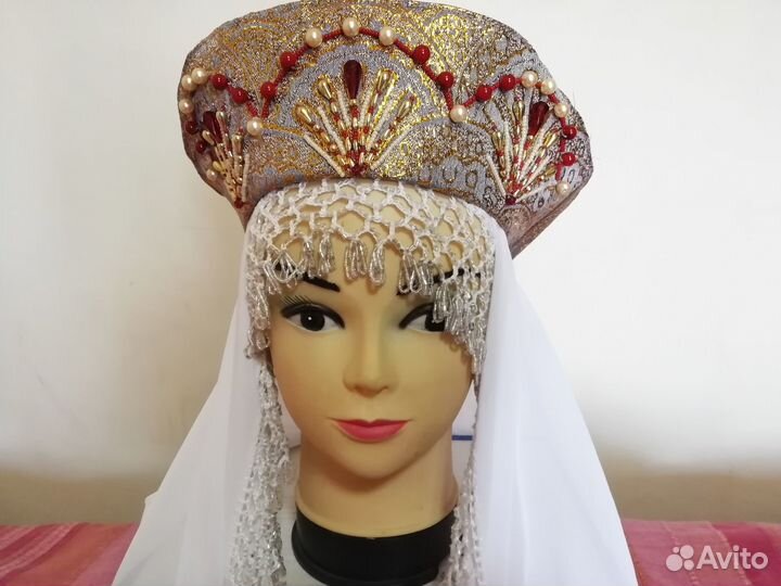 Русский народный костюм с головным убором