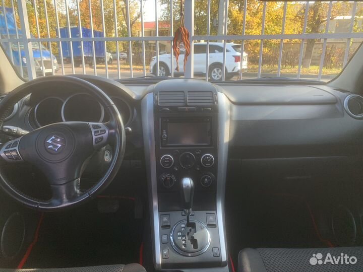 Suzuki Grand Vitara 2.0 AT, 2011, битый, 220 000 км