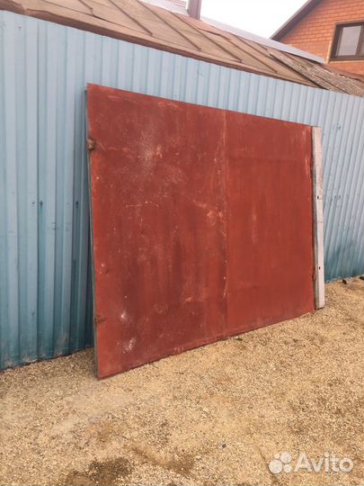 Ворота гаражные металлические распашные