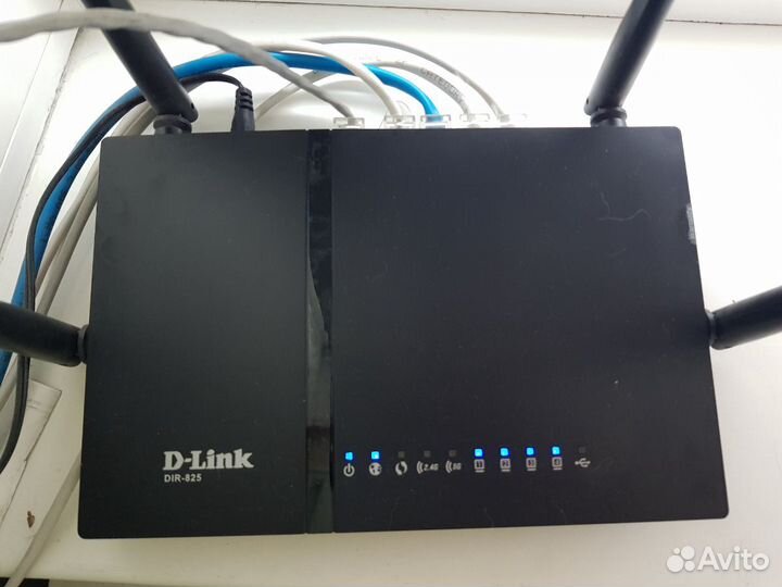 Маршрутизатор D-Link DIR-825