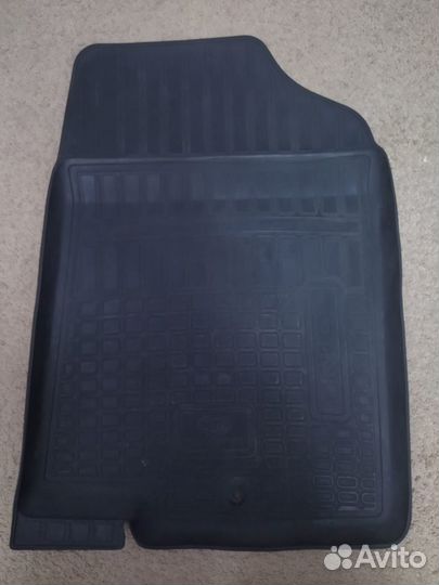 Автомобильные коврики резиновые
