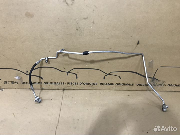 Трубка кондиционера Volkswagen Tiguan 5N0820741C