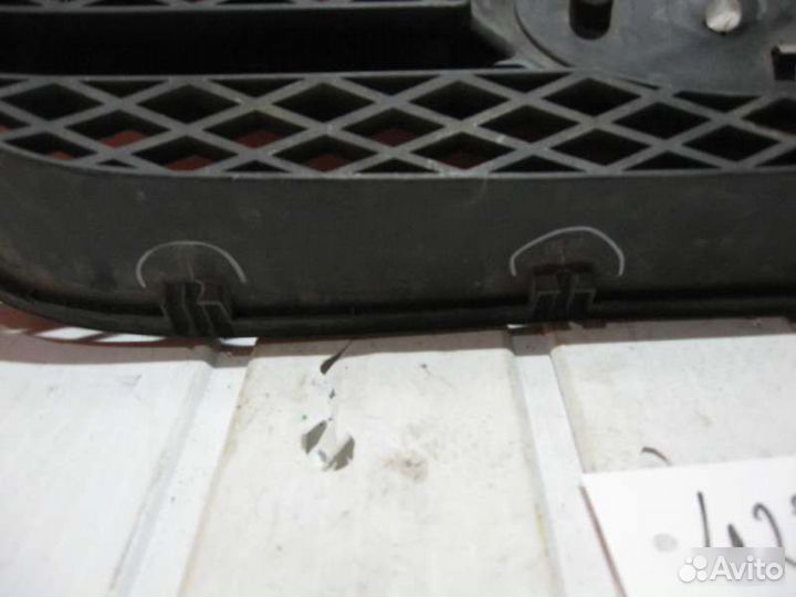 Решетка радиатора Kia Carens 2006-2012