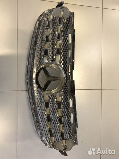 Решетка радиатора Mercedes W212 рестайлинг