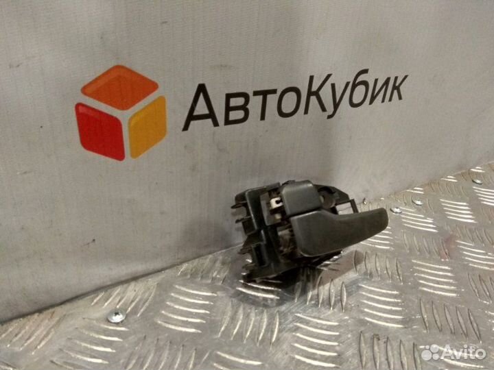 Ручка двери внутренняя передняя левая Mitsubishi