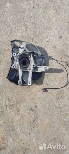 Кулак задний левый Мерседес W221